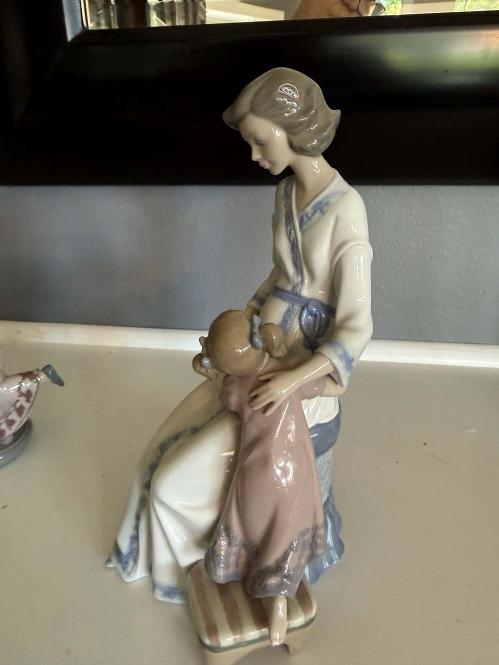 Lladro Porcelain Figurine Great Expectations #5650 Expectant Mother and Child